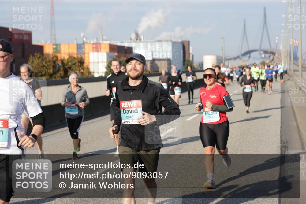 03.10.2025 - Köhlbrandbrückenlauf Jannik Wohlers http://msf.ph/oto/9093057 03.10.2025 10:00:20 Position 3 2345, 3310 meine-sportfotos.de