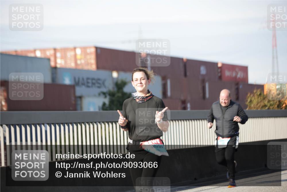 03.10.2025 - Köhlbrandbrückenlauf Jannik Wohlers http://msf.ph/oto/9093066 03.10.2025 10:11:57 Position 3  meine-sportfotos.de