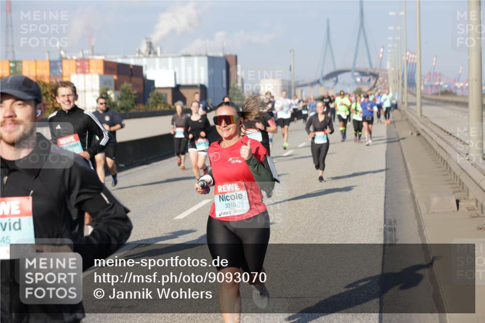 03.10.2025 - Köhlbrandbrückenlauf Jannik Wohlers http://msf.ph/oto/9093070 03.10.2025 10:00:20 Position 3 45, 3310 meine-sportfotos.de