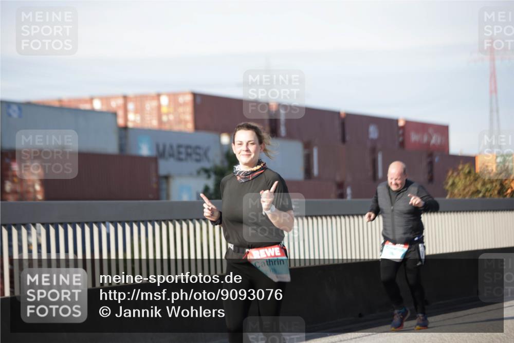 03.10.2025 - Köhlbrandbrückenlauf Jannik Wohlers http://msf.ph/oto/9093076 03.10.2025 10:11:57 Position 3 2976 meine-sportfotos.de