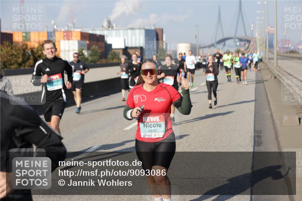 03.10.2025 - Köhlbrandbrückenlauf Jannik Wohlers http://msf.ph/oto/9093086 03.10.2025 10:00:20 Position 3 3310 meine-sportfotos.de