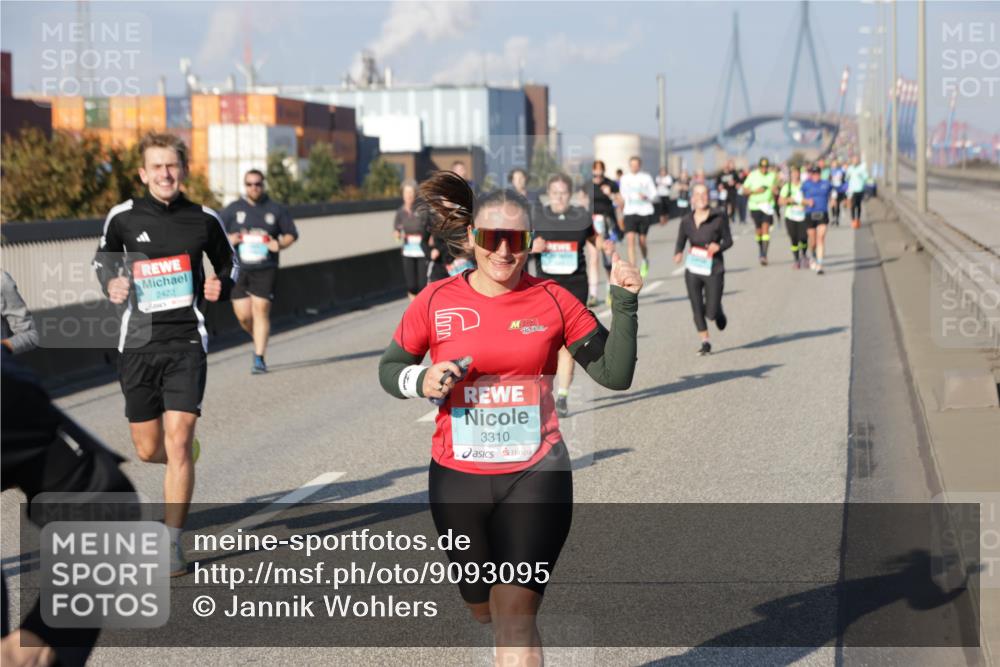 03.10.2025 - Köhlbrandbrückenlauf Jannik Wohlers http://msf.ph/oto/9093095 03.10.2025 10:00:21 Position 3 2422, 3310 meine-sportfotos.de