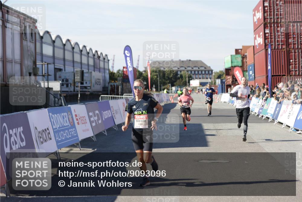 03.10.2025 - Köhlbrandbrückenlauf Jannik Wohlers http://msf.ph/oto/9093096 03.10.2025 12:54:32 Ziel 4023, 4060, 4106, 4209 meine-sportfotos.de