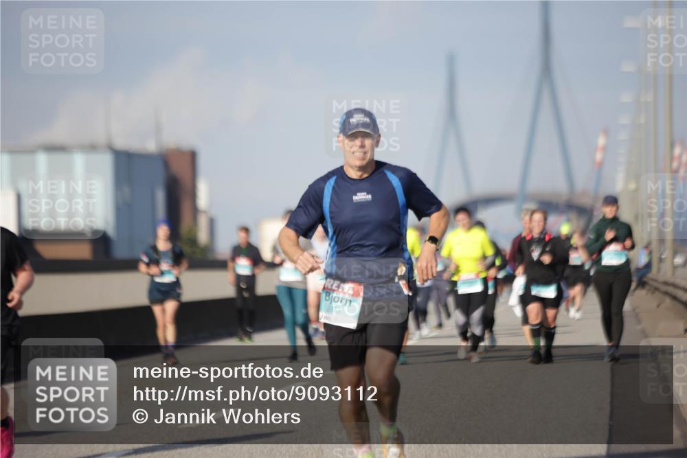 03.10.2025 - Köhlbrandbrückenlauf Jannik Wohlers http://msf.ph/oto/9093112 03.10.2025 10:11:59 Position 3 2973 meine-sportfotos.de