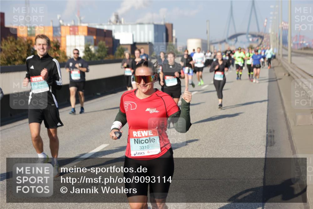 03.10.2025 - Köhlbrandbrückenlauf Jannik Wohlers http://msf.ph/oto/9093114 03.10.2025 10:00:21 Position 3 2422, 3310 meine-sportfotos.de