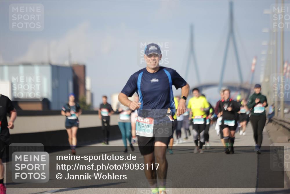 03.10.2025 - Köhlbrandbrückenlauf Jannik Wohlers http://msf.ph/oto/9093117 03.10.2025 10:11:59 Position 3 2973 meine-sportfotos.de