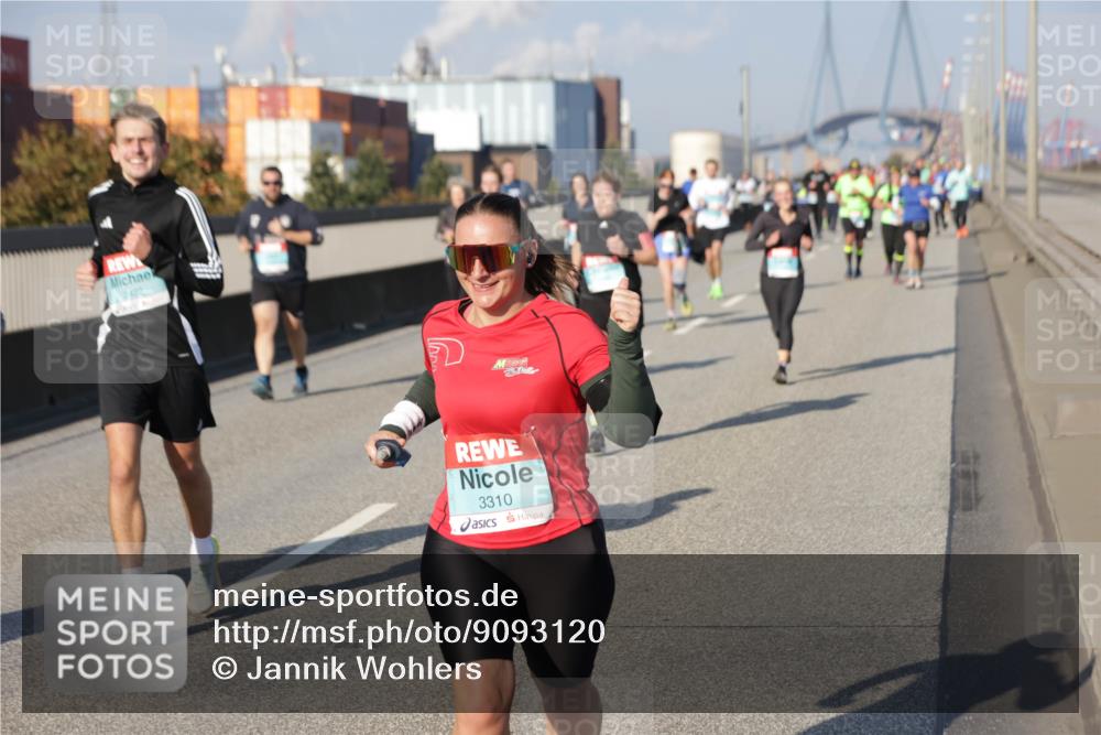 03.10.2025 - Köhlbrandbrückenlauf Jannik Wohlers http://msf.ph/oto/9093120 03.10.2025 10:00:21 Position 3 2422, 3310 meine-sportfotos.de