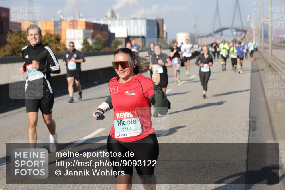 03.10.2025 - Köhlbrandbrückenlauf Jannik Wohlers http://msf.ph/oto/9093122 03.10.2025 10:00:21 Position 3 2422, 3310 meine-sportfotos.de