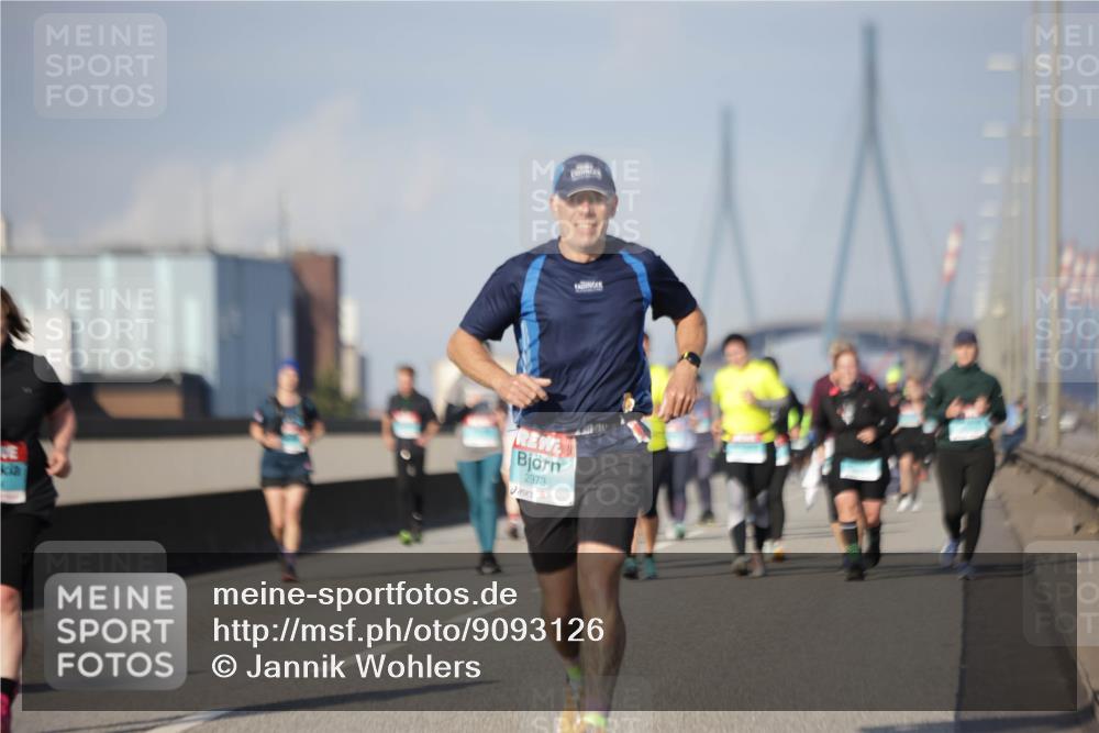 03.10.2025 - Köhlbrandbrückenlauf Jannik Wohlers http://msf.ph/oto/9093126 03.10.2025 10:11:59 Position 3 2973 meine-sportfotos.de