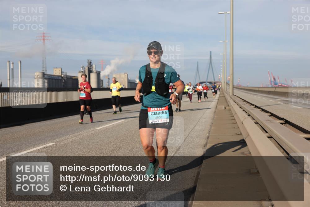 03.10.2025 - Köhlbrandbrückenlauf Lena Gebhardt http://msf.ph/oto/9093130 03.10.2025 10:08:38 Position 2 2830 meine-sportfotos.de