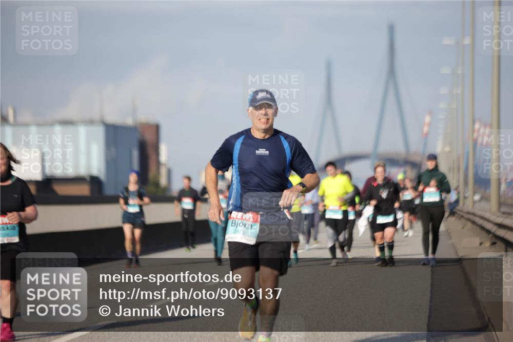03.10.2025 - Köhlbrandbrückenlauf Jannik Wohlers http://msf.ph/oto/9093137 03.10.2025 10:11:59 Position 3 2973 meine-sportfotos.de