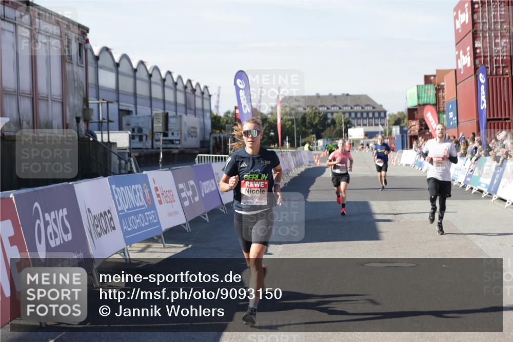 03.10.2025 - Köhlbrandbrückenlauf Jannik Wohlers http://msf.ph/oto/9093150 03.10.2025 12:54:32 Ziel 4023, 4060, 4106, 4209 meine-sportfotos.de