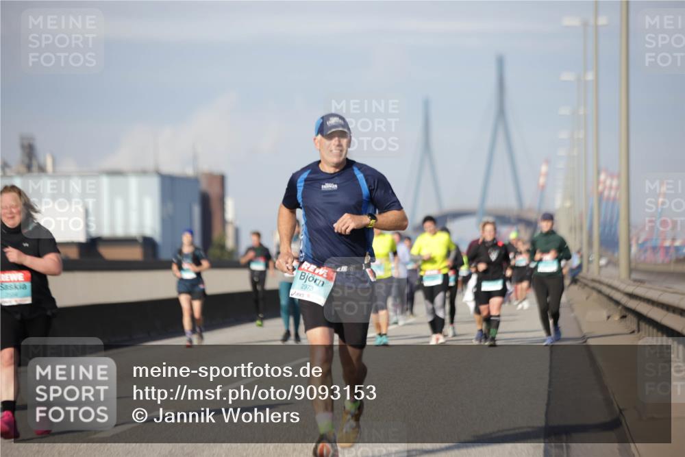03.10.2025 - Köhlbrandbrückenlauf Jannik Wohlers http://msf.ph/oto/9093153 03.10.2025 10:12:00 Position 3 2504, 2973 meine-sportfotos.de