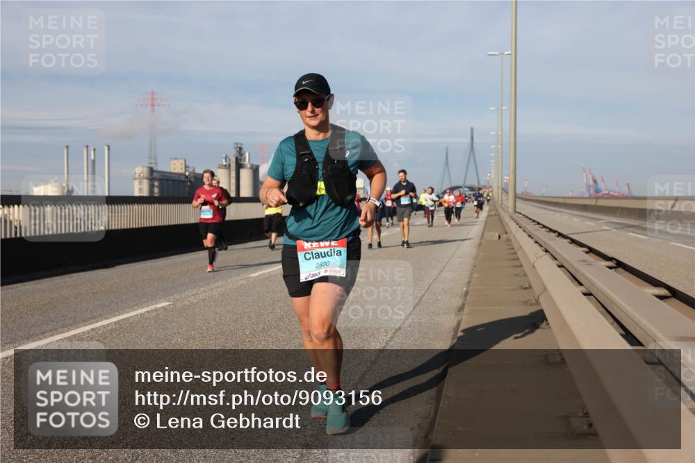 03.10.2025 - Köhlbrandbrückenlauf Lena Gebhardt http://msf.ph/oto/9093156 03.10.2025 10:08:38 Position 2 2830 meine-sportfotos.de