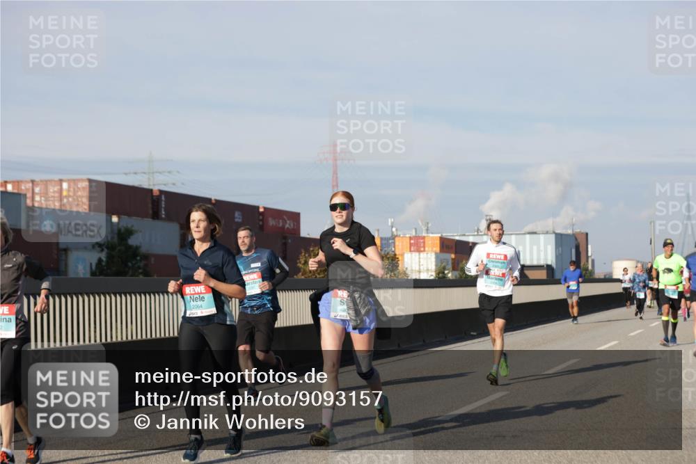 03.10.2025 - Köhlbrandbrückenlauf Jannik Wohlers http://msf.ph/oto/9093157 03.10.2025 10:00:28 Position 3 2064, 1 meine-sportfotos.de