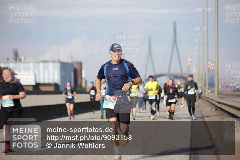 03.10.2025 - Köhlbrandbrückenlauf Jannik Wohlers http://msf.ph/oto/9093158 03.10.2025 10:12:00 Position 3 2973 meine-sportfotos.de