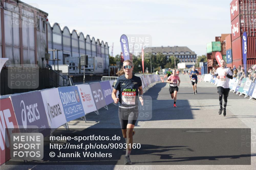 03.10.2025 - Köhlbrandbrückenlauf Jannik Wohlers http://msf.ph/oto/9093160 03.10.2025 12:54:32 Ziel 4023, 4060, 4106, 4209 meine-sportfotos.de