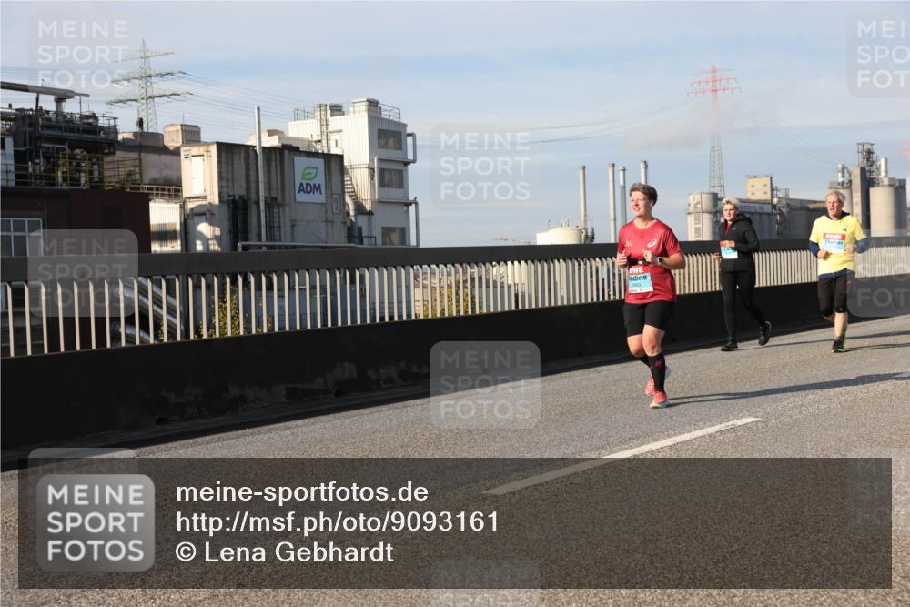 03.10.2025 - Köhlbrandbrückenlauf Lena Gebhardt http://msf.ph/oto/9093161 03.10.2025 10:08:40 Position 2 3663 meine-sportfotos.de