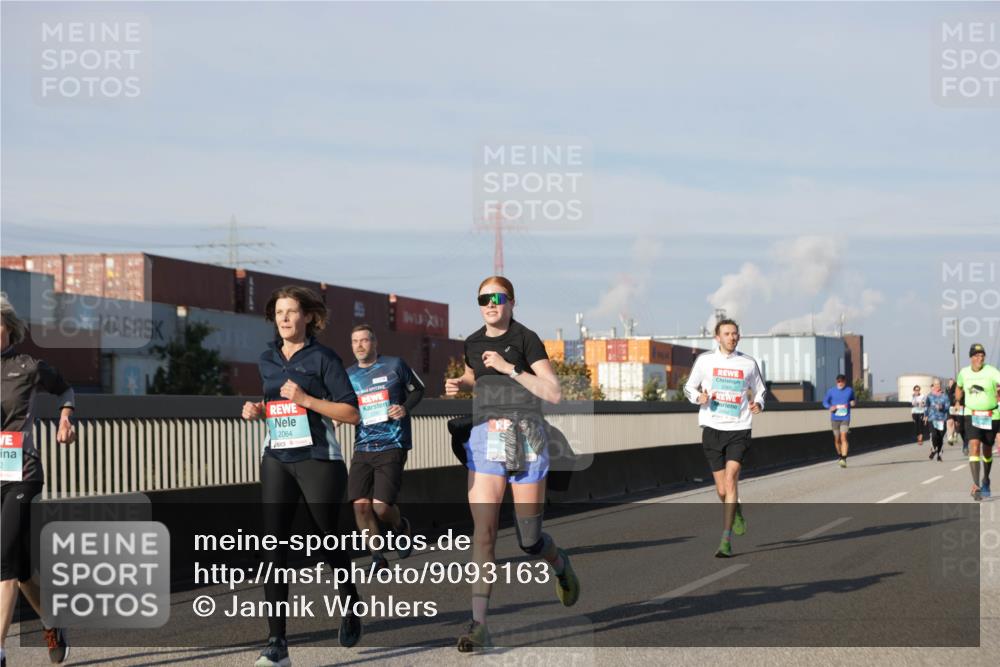03.10.2025 - Köhlbrandbrückenlauf Jannik Wohlers http://msf.ph/oto/9093163 03.10.2025 10:00:28 Position 3 2064 meine-sportfotos.de