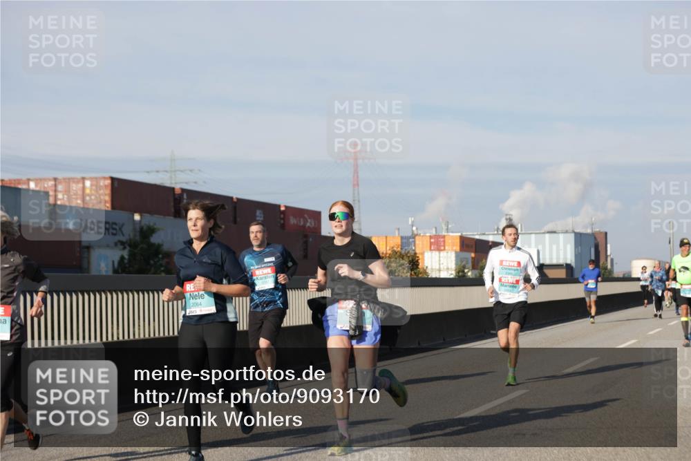 03.10.2025 - Köhlbrandbrückenlauf Jannik Wohlers http://msf.ph/oto/9093170 03.10.2025 10:00:28 Position 3 2064 meine-sportfotos.de
