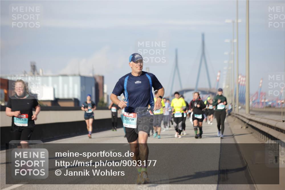 03.10.2025 - Köhlbrandbrückenlauf Jannik Wohlers http://msf.ph/oto/9093177 03.10.2025 10:12:00 Position 3 2973 meine-sportfotos.de