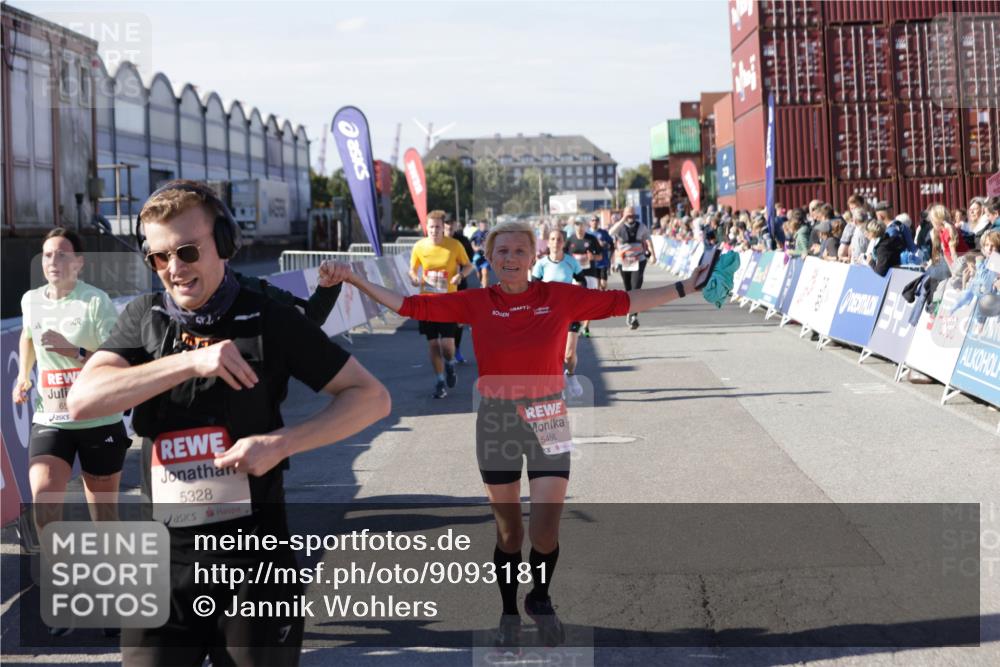 03.10.2025 - Köhlbrandbrückenlauf Jannik Wohlers http://msf.ph/oto/9093181 03.10.2025 13:20:09 Ziel 4397, 4402, 4433, 4565, 4721, 4779, 5037, 5175, 5328, 5456, 5481, 6589, 6649 meine-sportfotos.de