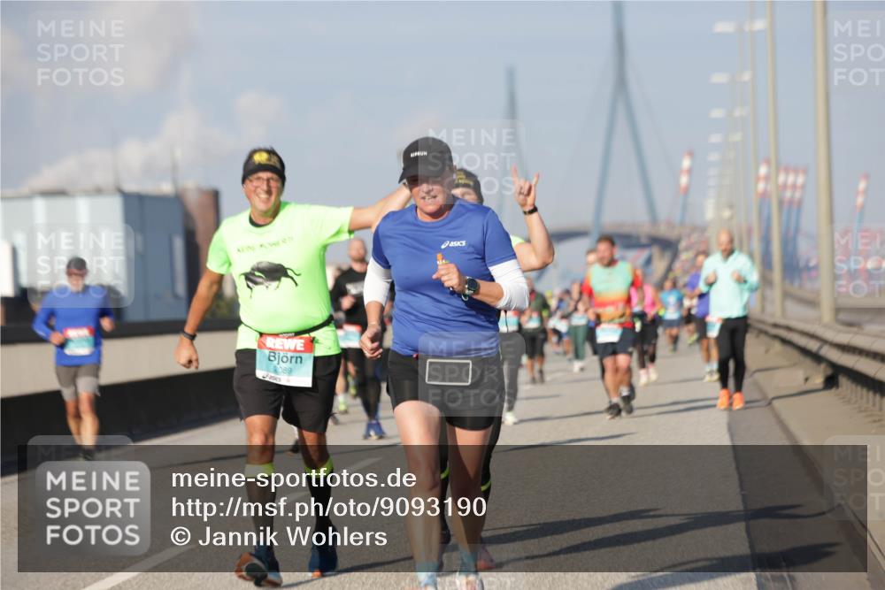 03.10.2025 - Köhlbrandbrückenlauf Jannik Wohlers http://msf.ph/oto/9093190 03.10.2025 10:00:30 Position 3 1, 2089 meine-sportfotos.de