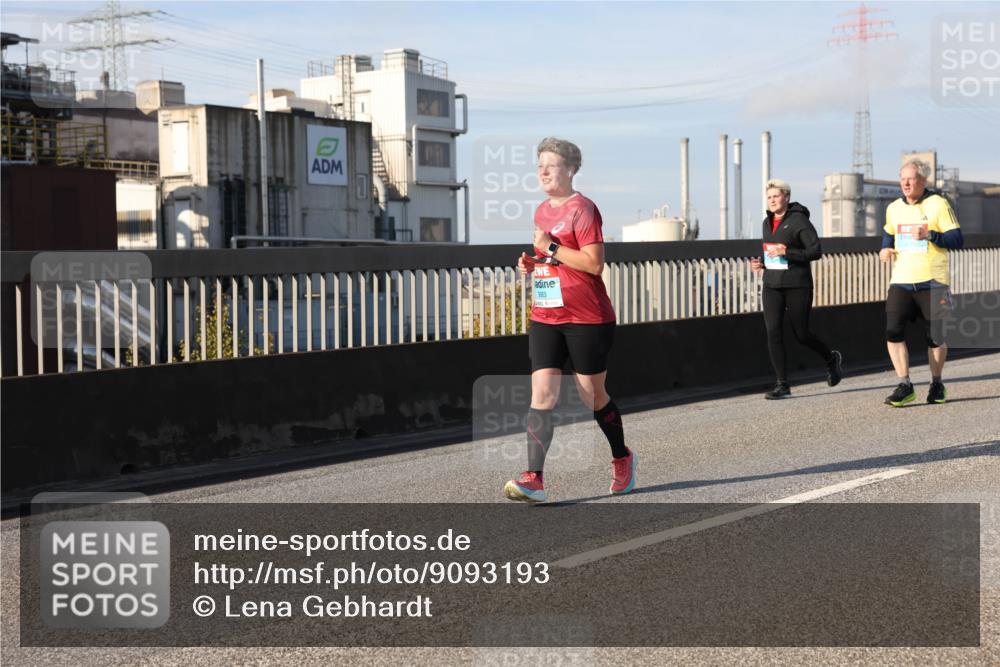 03.10.2025 - Köhlbrandbrückenlauf Lena Gebhardt http://msf.ph/oto/9093193 03.10.2025 10:08:40 Position 2 3663 meine-sportfotos.de