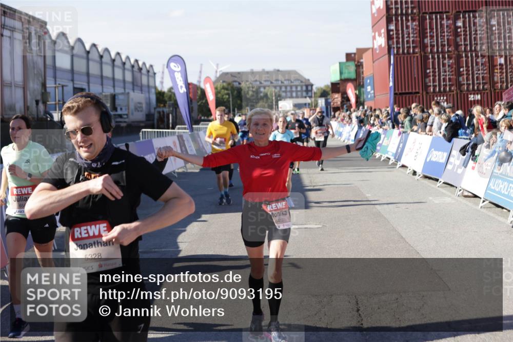 03.10.2025 - Köhlbrandbrückenlauf Jannik Wohlers http://msf.ph/oto/9093195 03.10.2025 13:20:09 Ziel 4397, 4402, 4433, 4565, 4721, 4779, 5037, 5175, 5328, 5456, 5481, 6589, 6649 meine-sportfotos.de