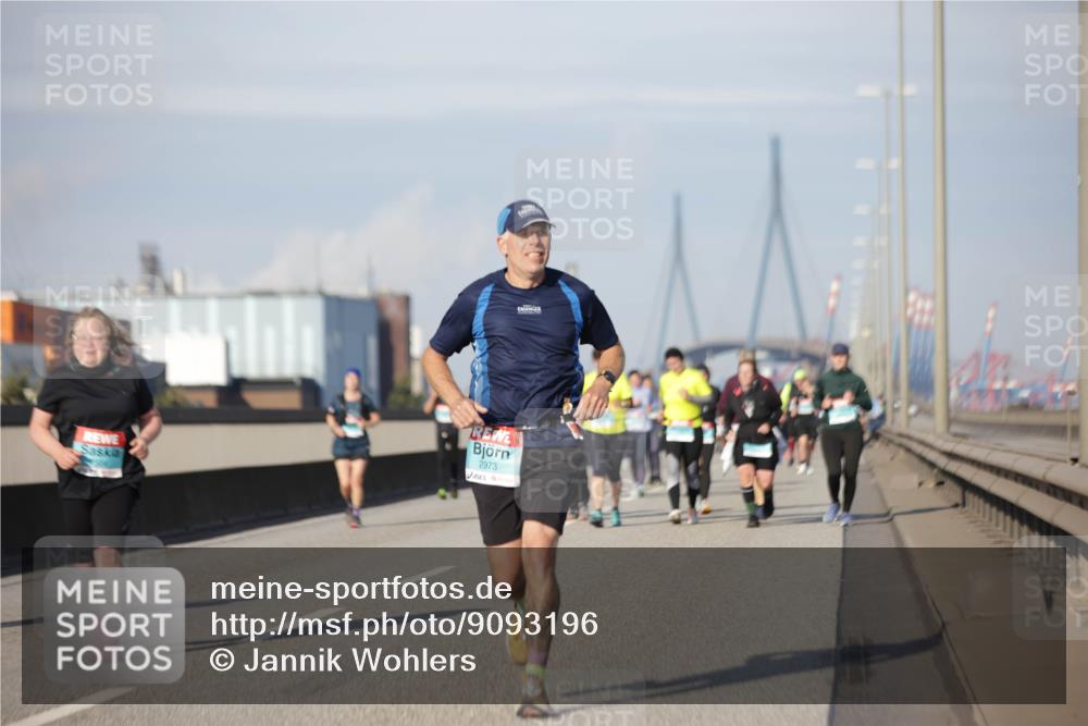 03.10.2025 - Köhlbrandbrückenlauf Jannik Wohlers http://msf.ph/oto/9093196 03.10.2025 10:12:00 Position 3 2973 meine-sportfotos.de