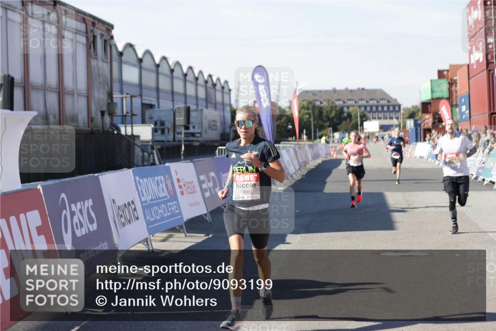 03.10.2025 - Köhlbrandbrückenlauf Jannik Wohlers http://msf.ph/oto/9093199 03.10.2025 12:54:32 Ziel 4023, 4060, 4106, 4209 meine-sportfotos.de