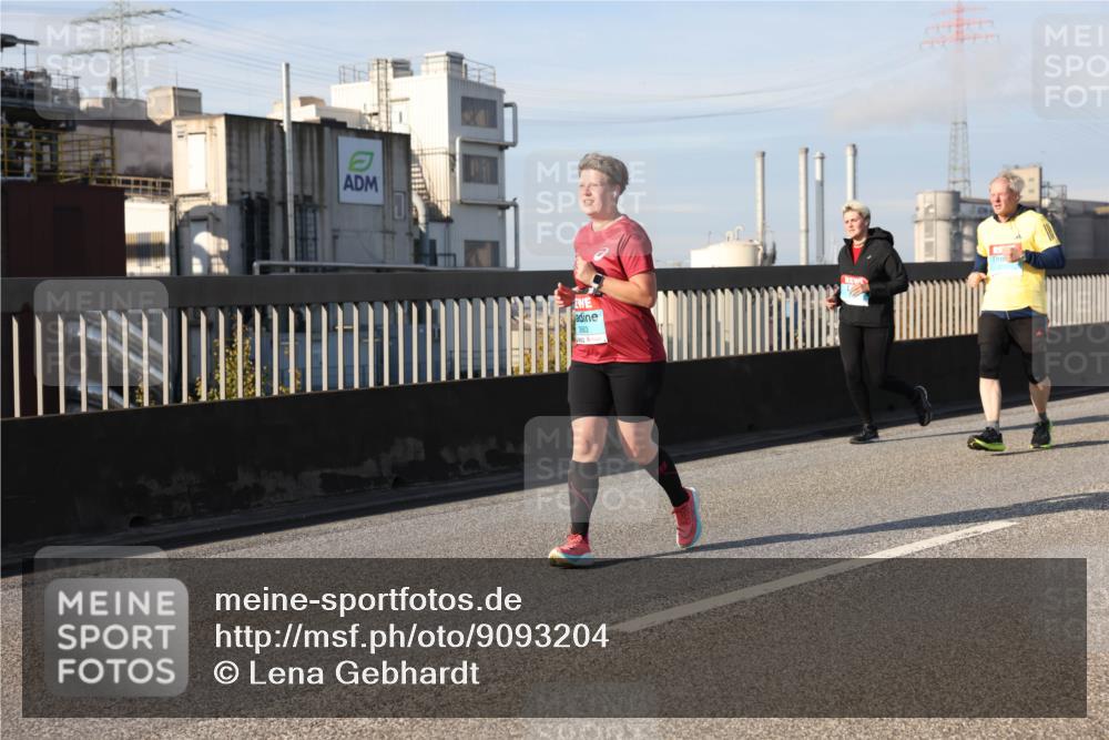 03.10.2025 - Köhlbrandbrückenlauf Lena Gebhardt http://msf.ph/oto/9093204 03.10.2025 10:08:40 Position 2 3663 meine-sportfotos.de