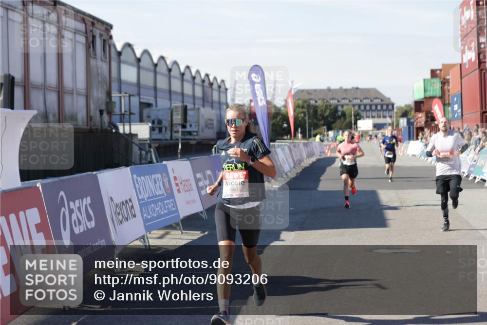 03.10.2025 - Köhlbrandbrückenlauf Jannik Wohlers http://msf.ph/oto/9093206 03.10.2025 12:54:33 Ziel 4023, 4060, 4106, 4209, 6683 meine-sportfotos.de