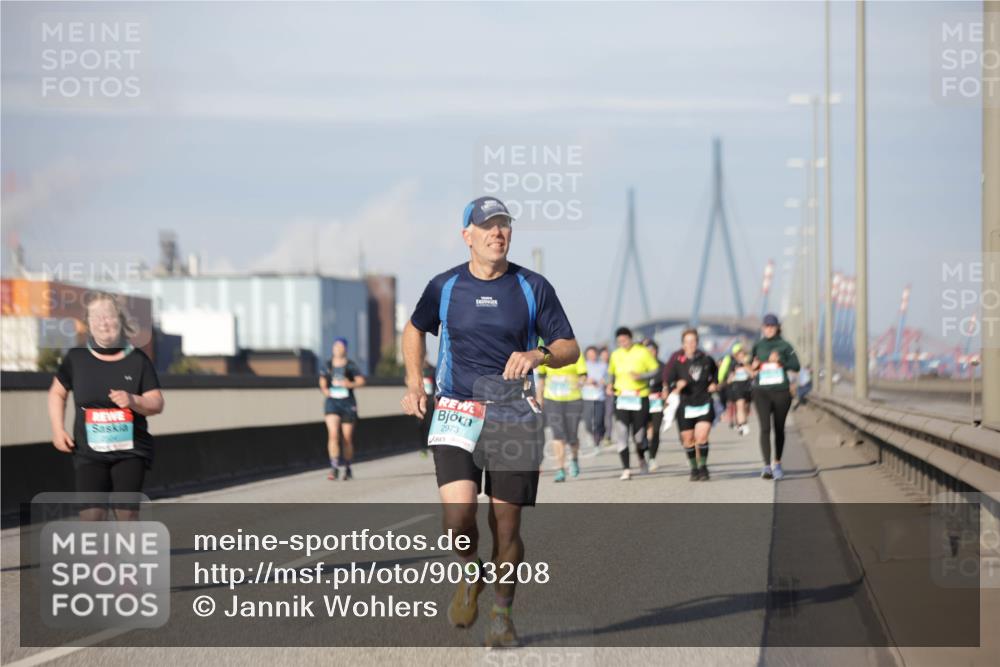03.10.2025 - Köhlbrandbrückenlauf Jannik Wohlers http://msf.ph/oto/9093208 03.10.2025 10:12:00 Position 3 2973 meine-sportfotos.de