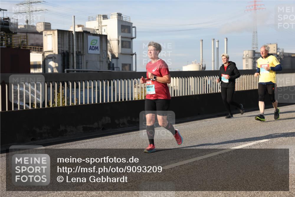 03.10.2025 - Köhlbrandbrückenlauf Lena Gebhardt http://msf.ph/oto/9093209 03.10.2025 10:08:40 Position 2 3663 meine-sportfotos.de
