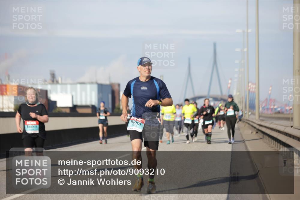 03.10.2025 - Köhlbrandbrückenlauf Jannik Wohlers http://msf.ph/oto/9093210 03.10.2025 10:12:00 Position 3 2973 meine-sportfotos.de