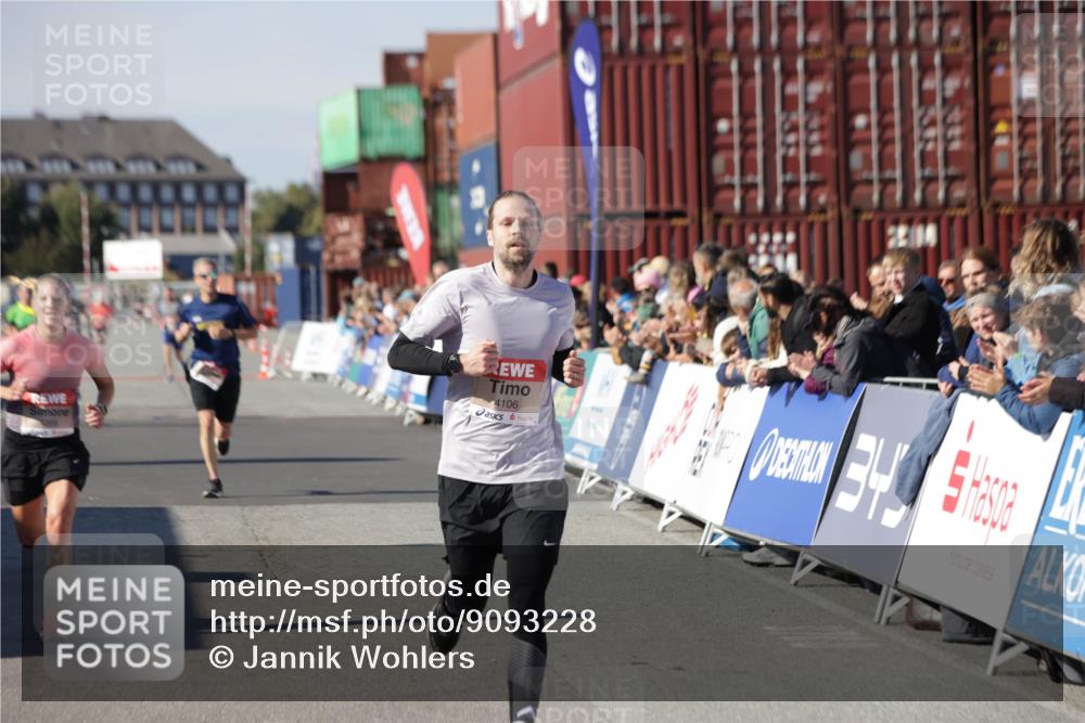 03.10.2025 - Köhlbrandbrückenlauf Jannik Wohlers http://msf.ph/oto/9093228 03.10.2025 12:54:33 Ziel 4023, 4060, 4106, 4209, 6683 meine-sportfotos.de