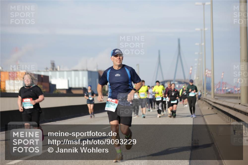 03.10.2025 - Köhlbrandbrückenlauf Jannik Wohlers http://msf.ph/oto/9093229 03.10.2025 10:12:00 Position 3 2973 meine-sportfotos.de