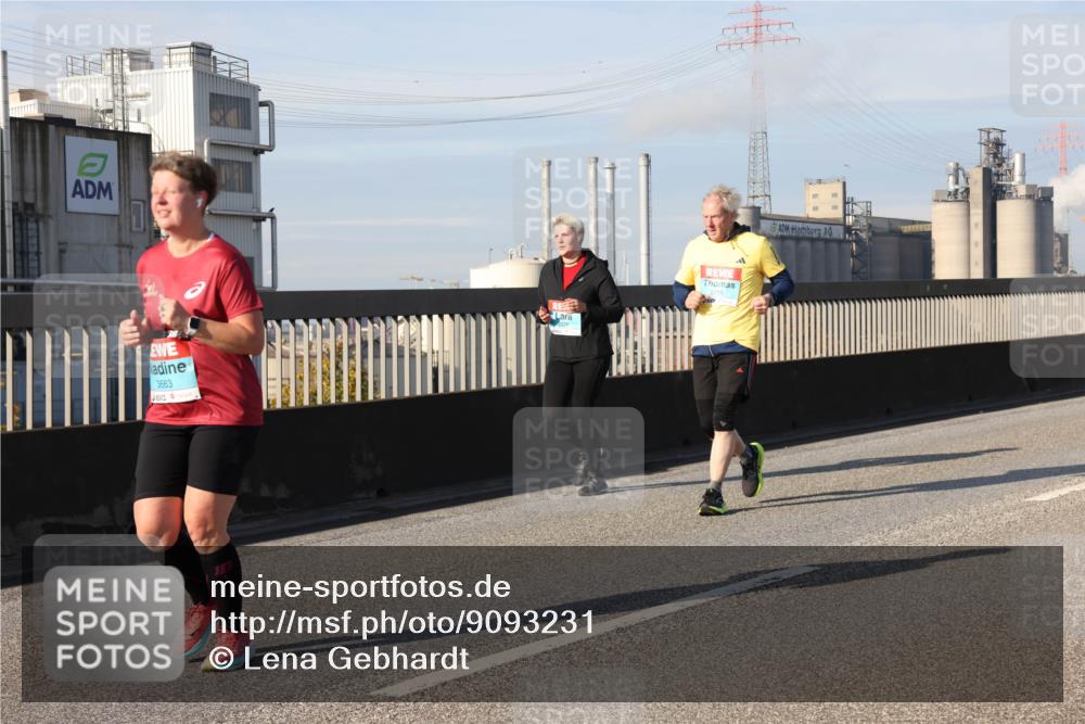 03.10.2025 - Köhlbrandbrückenlauf Lena Gebhardt http://msf.ph/oto/9093231 03.10.2025 10:08:41 Position 2 3663 meine-sportfotos.de