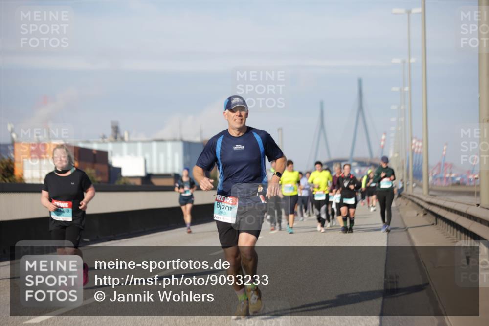 03.10.2025 - Köhlbrandbrückenlauf Jannik Wohlers http://msf.ph/oto/9093233 03.10.2025 10:12:01 Position 3 2973 meine-sportfotos.de