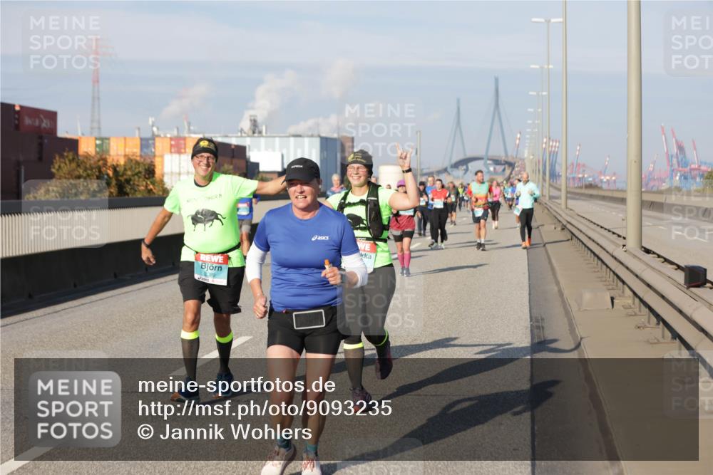 03.10.2025 - Köhlbrandbrückenlauf Jannik Wohlers http://msf.ph/oto/9093235 03.10.2025 10:00:32 Position 3 2089 meine-sportfotos.de