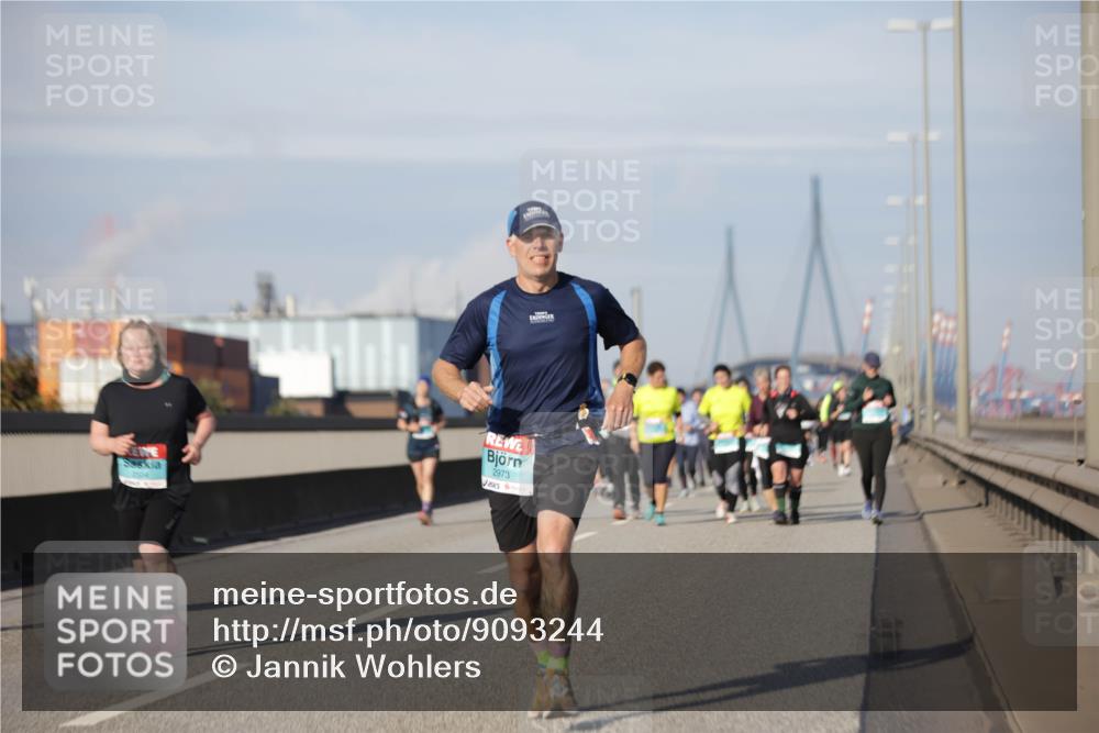 03.10.2025 - Köhlbrandbrückenlauf Jannik Wohlers http://msf.ph/oto/9093244 03.10.2025 10:12:01 Position 3 2973 meine-sportfotos.de
