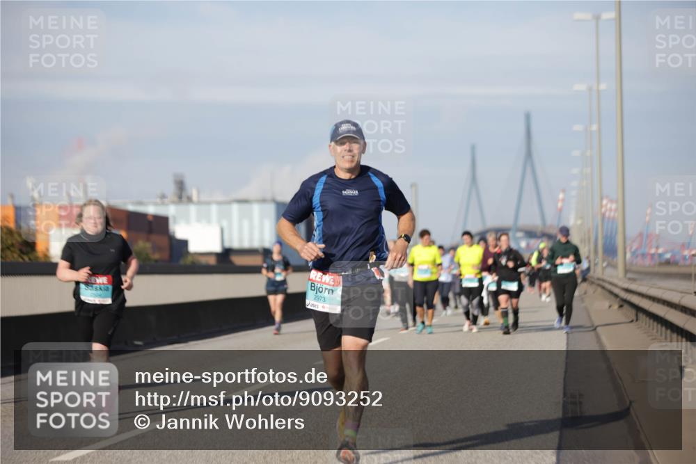 03.10.2025 - Köhlbrandbrückenlauf Jannik Wohlers http://msf.ph/oto/9093252 03.10.2025 10:12:01 Position 3 2973 meine-sportfotos.de
