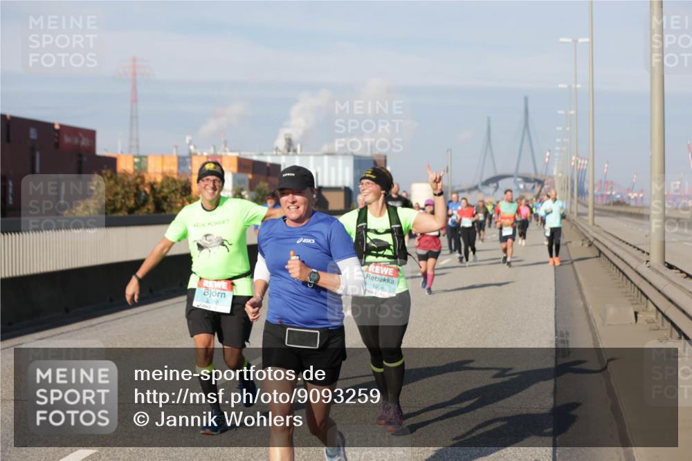 03.10.2025 - Köhlbrandbrückenlauf Jannik Wohlers http://msf.ph/oto/9093259 03.10.2025 10:00:32 Position 3 1956, 2089 meine-sportfotos.de