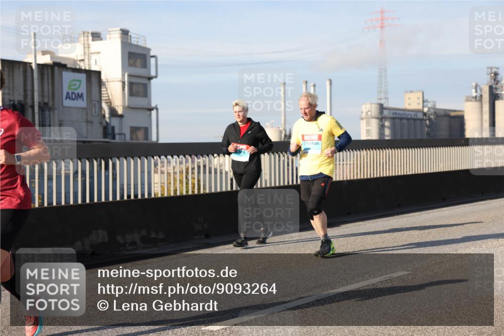 03.10.2025 - Köhlbrandbrückenlauf Lena Gebhardt http://msf.ph/oto/9093264 03.10.2025 10:08:41 Position 2  meine-sportfotos.de