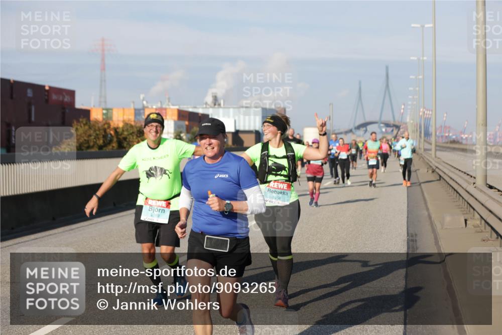 03.10.2025 - Köhlbrandbrückenlauf Jannik Wohlers http://msf.ph/oto/9093265 03.10.2025 10:00:32 Position 3 20, 1956 meine-sportfotos.de