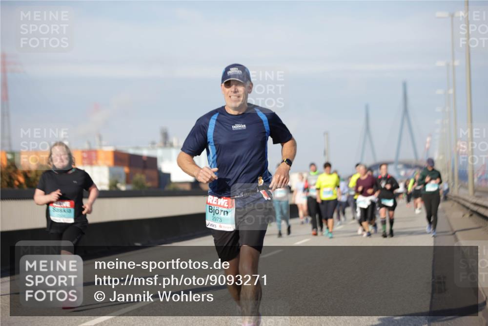 03.10.2025 - Köhlbrandbrückenlauf Jannik Wohlers http://msf.ph/oto/9093271 03.10.2025 10:12:01 Position 3 2973 meine-sportfotos.de