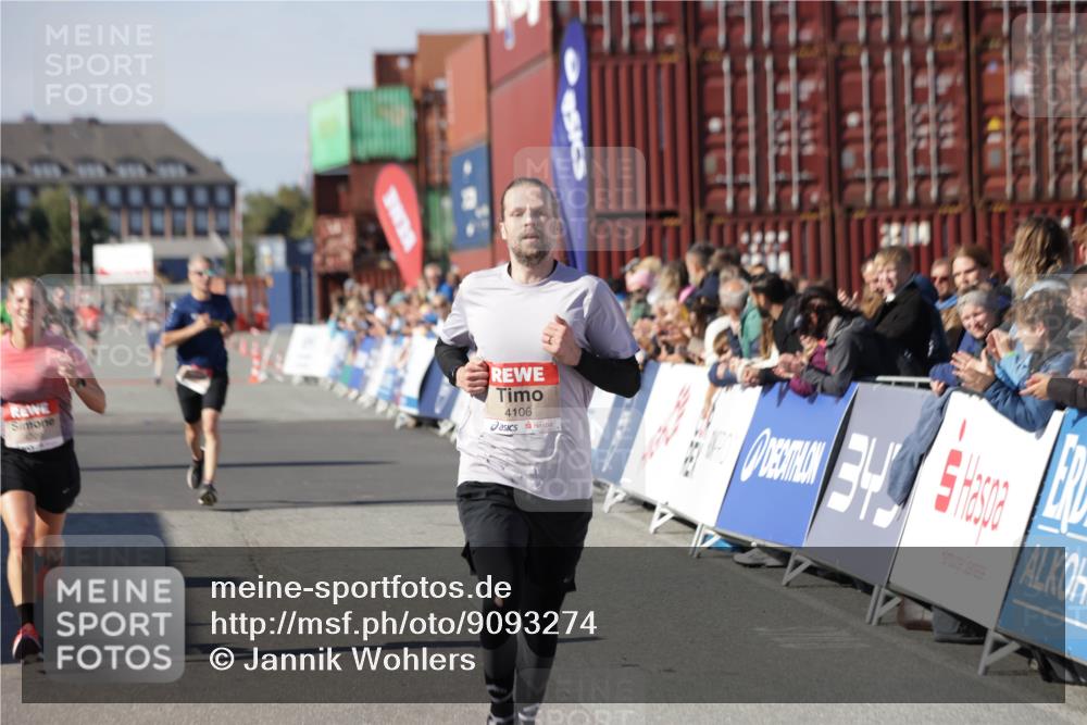 03.10.2025 - Köhlbrandbrückenlauf Jannik Wohlers http://msf.ph/oto/9093274 03.10.2025 12:54:34 Ziel 4023, 4060, 4106, 4209, 6683 meine-sportfotos.de