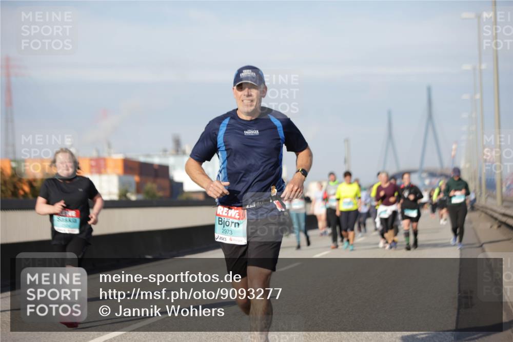 03.10.2025 - Köhlbrandbrückenlauf Jannik Wohlers http://msf.ph/oto/9093277 03.10.2025 10:12:01 Position 3 2973 meine-sportfotos.de