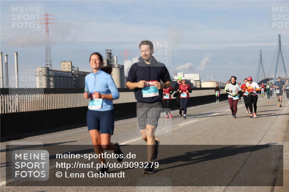 03.10.2025 - Köhlbrandbrückenlauf Lena Gebhardt http://msf.ph/oto/9093279 03.10.2025 10:08:42 Position 2 19 meine-sportfotos.de